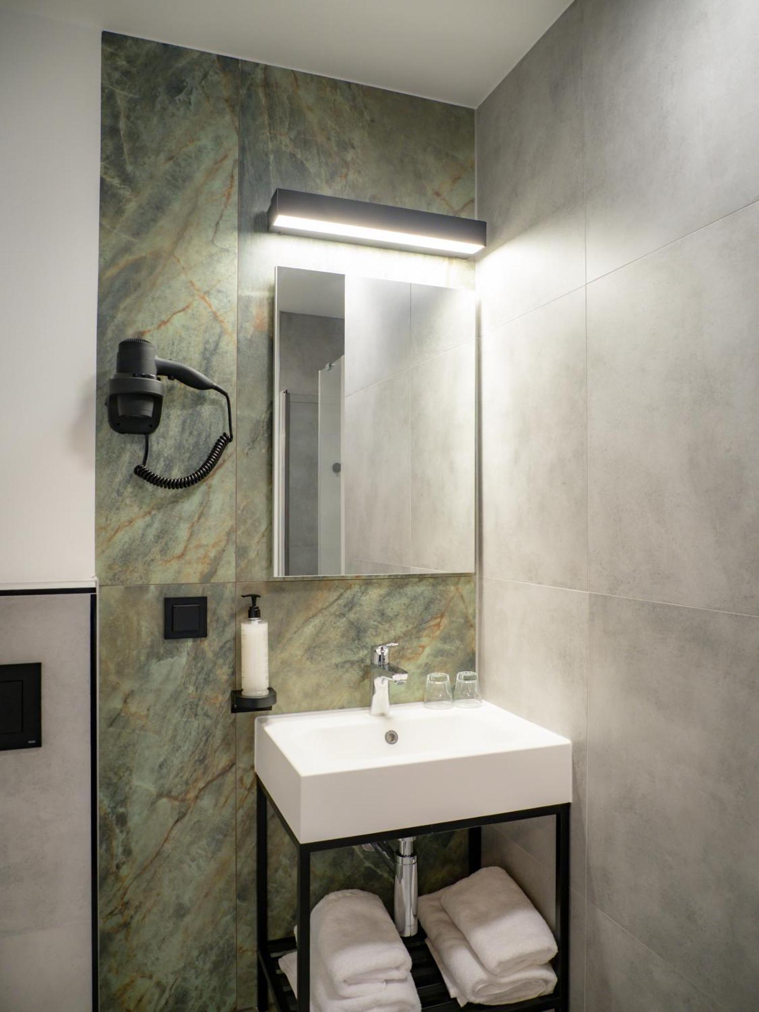 B&B Hotel Leszno Leszno  Εξωτερικό φωτογραφία